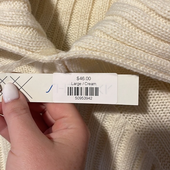 Oversized cream sweater with Bell Sleeves NWT - Picture 4 of 4